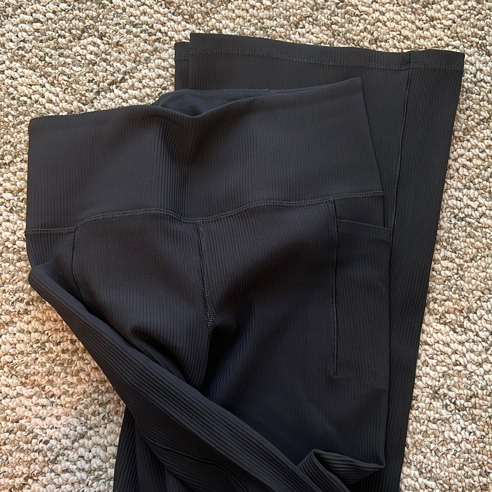 Athleta Salutation Stash Ribbed Flare Medium Petite